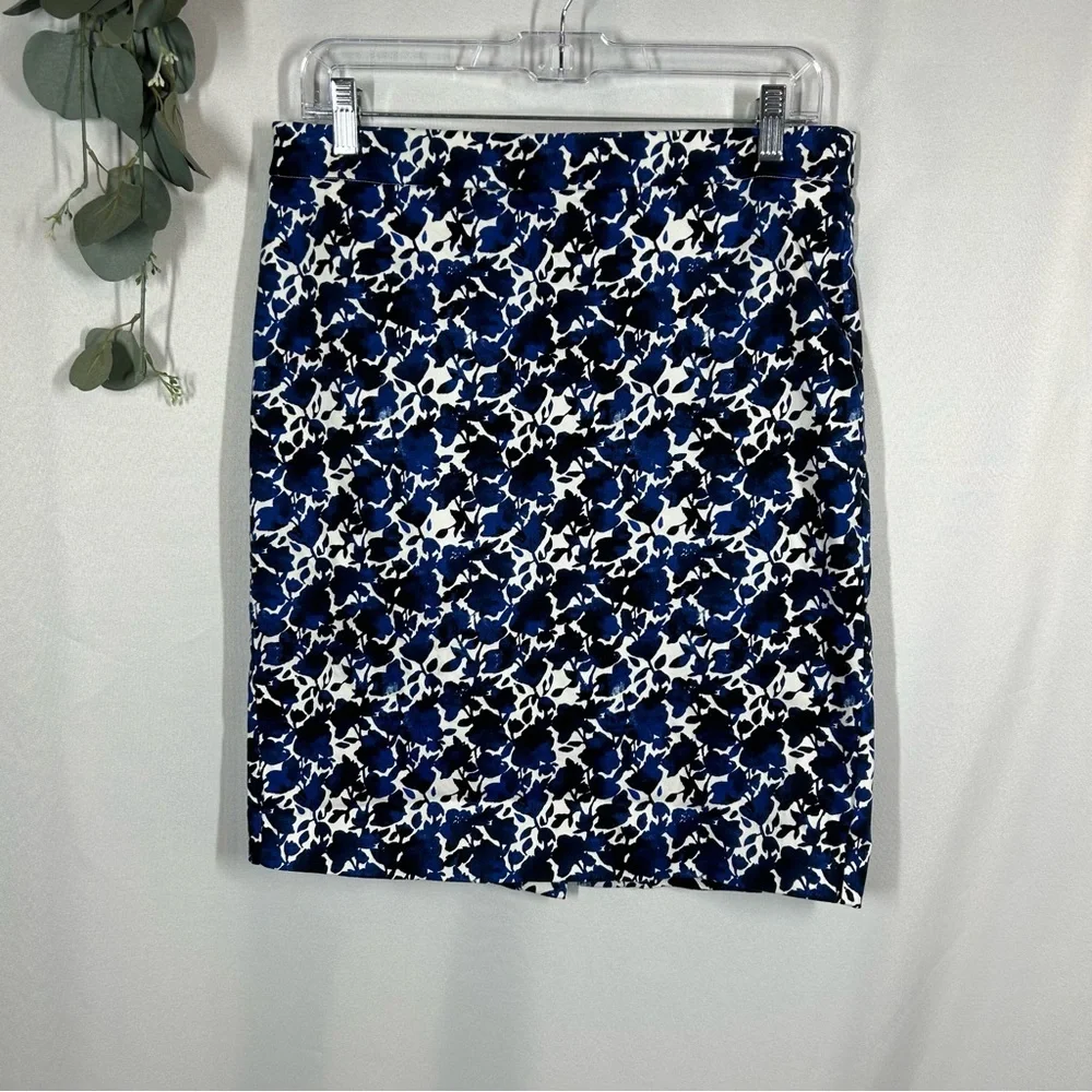 J Crew | Floral Pencil Skirt Blue White Career Wear Women’s Size 8
